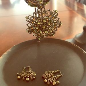 Necklace and earring set